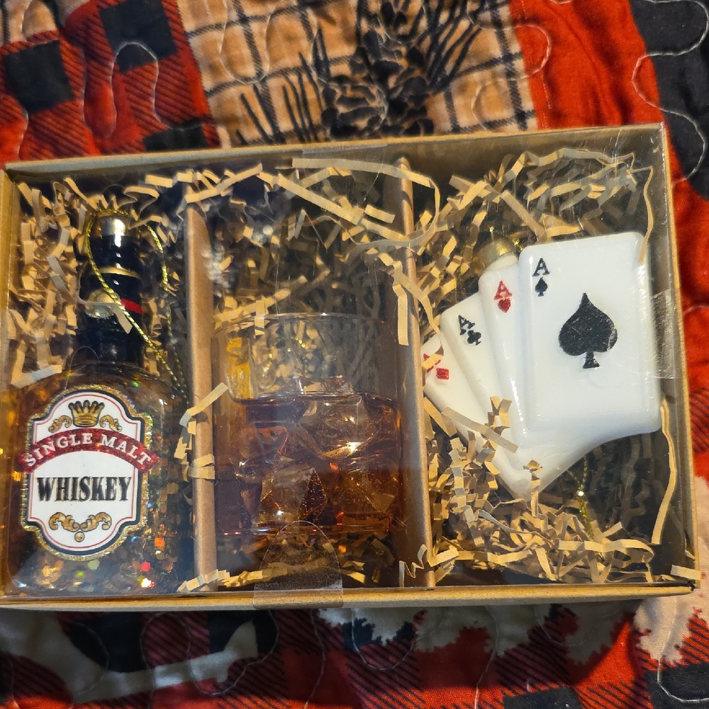 Wondershop Ornament Single Malt Whiskey, Shot Glass, 4 Aces